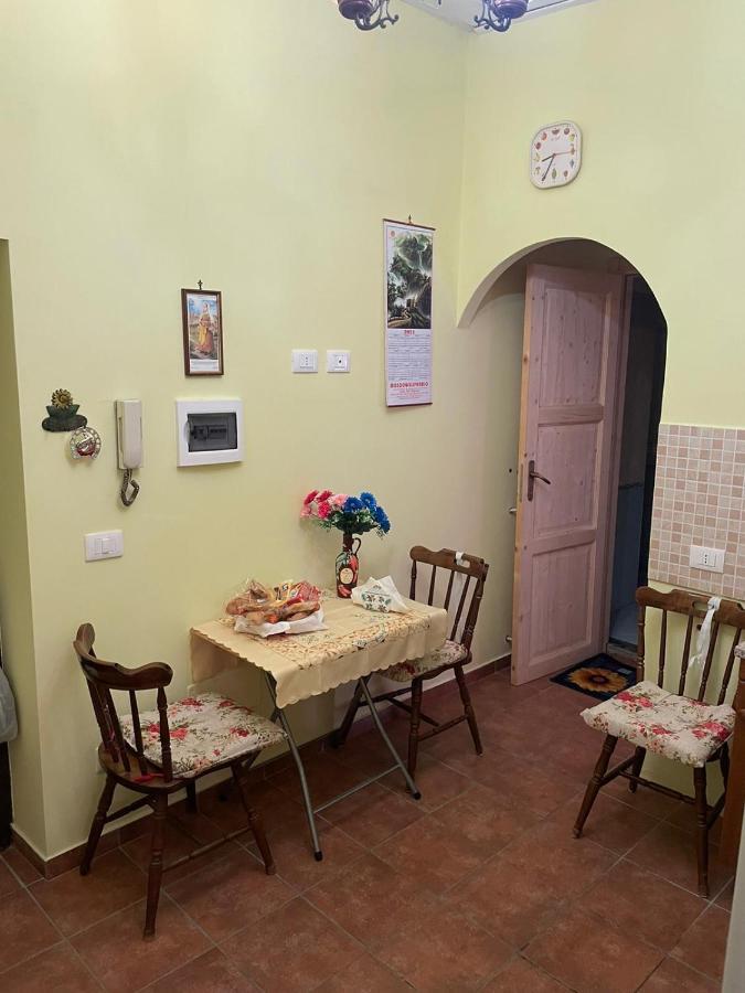 Appartamentino Di Corso Umbertoロンチリオーネ エクステリア 写真